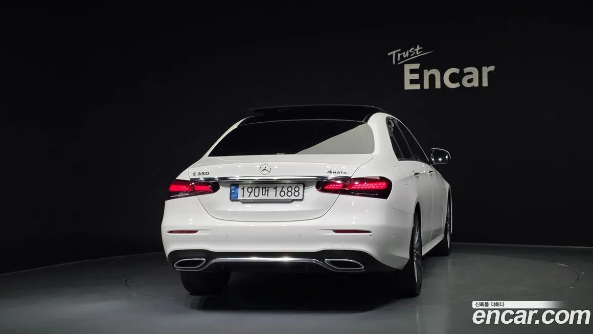Mercedes-Benz E-Class — фото 8
