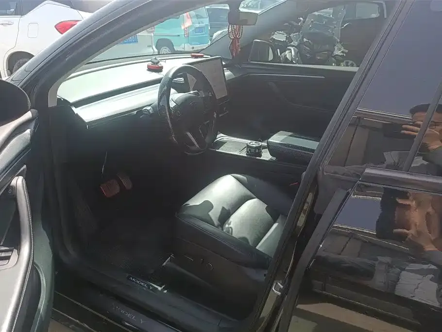 Tesla Model Y — фото 2