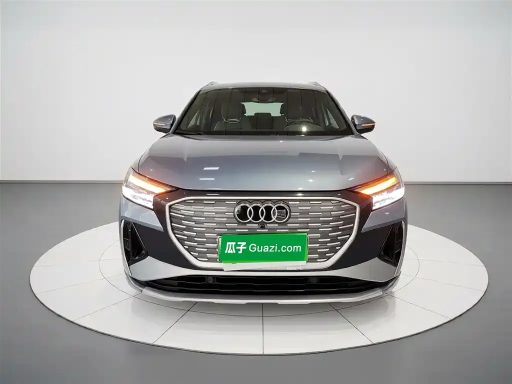 Audi Q4 e-tron — фото 3
