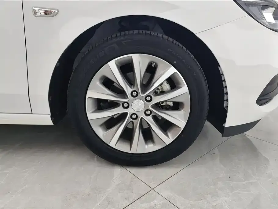 Buick GL6 2023 из CN, фото 2