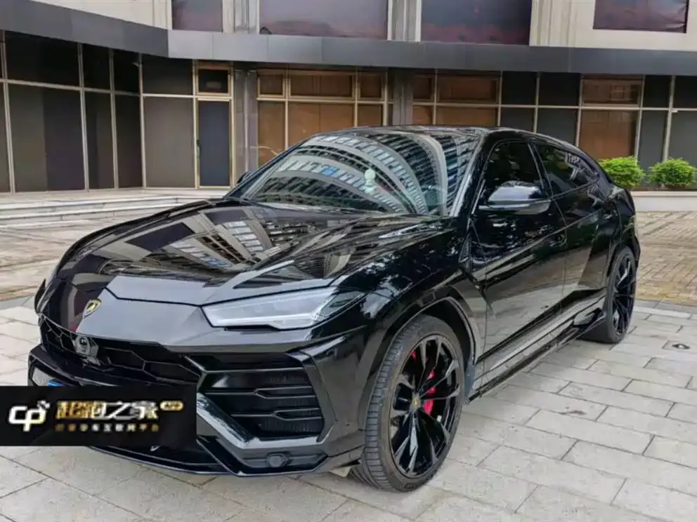 Lamborghini Urus — фото 1