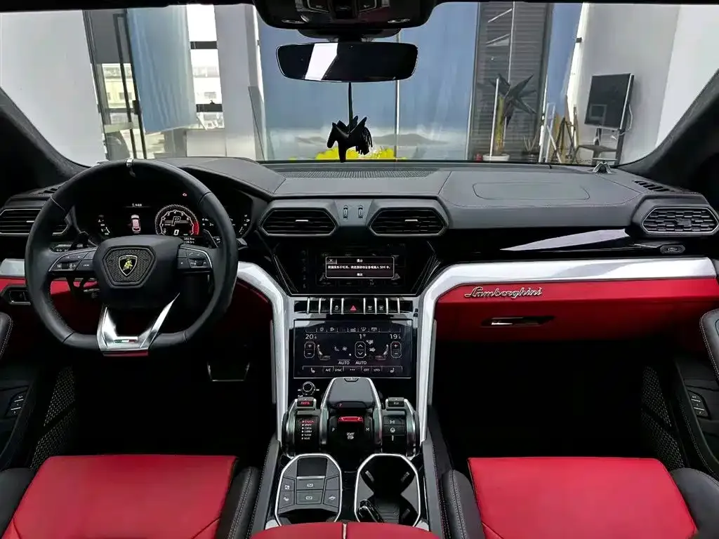 Lamborghini Urus — фото 4
