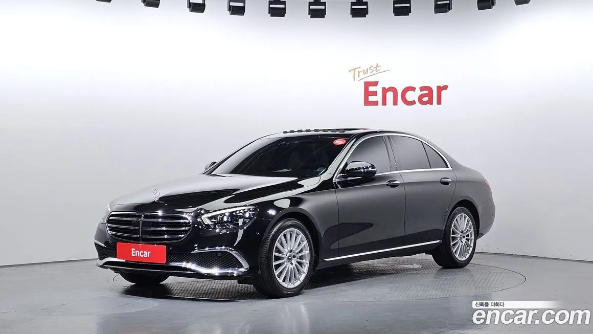 Mercedes-Benz E-Class — фото 1