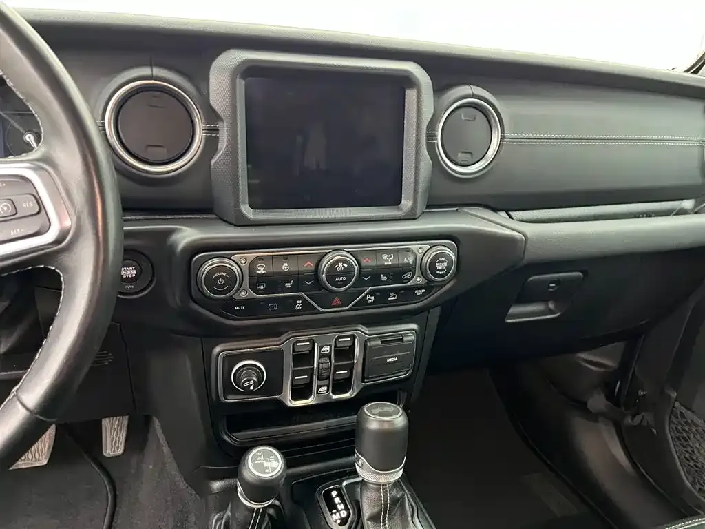 Jeep Wrangler PHEV 2023 из CN, фото 4