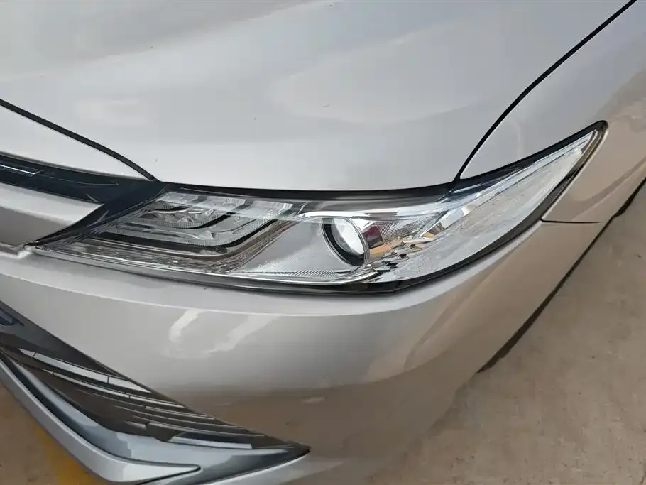 Toyota Camry — фото 4