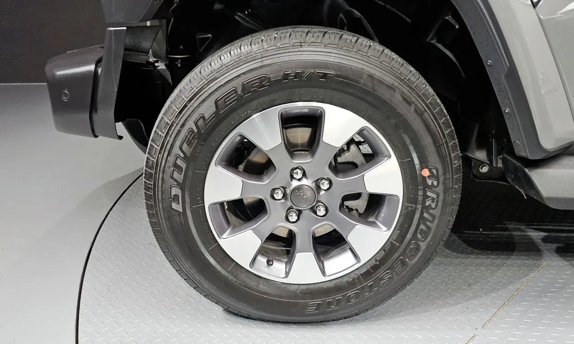 Jeep Wrangler — фото 10