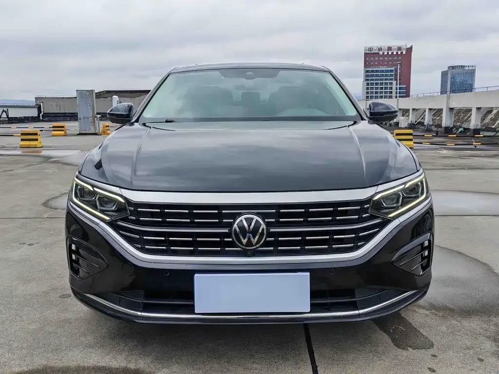 Volkswagen Passat 2023 из CN, фото 1