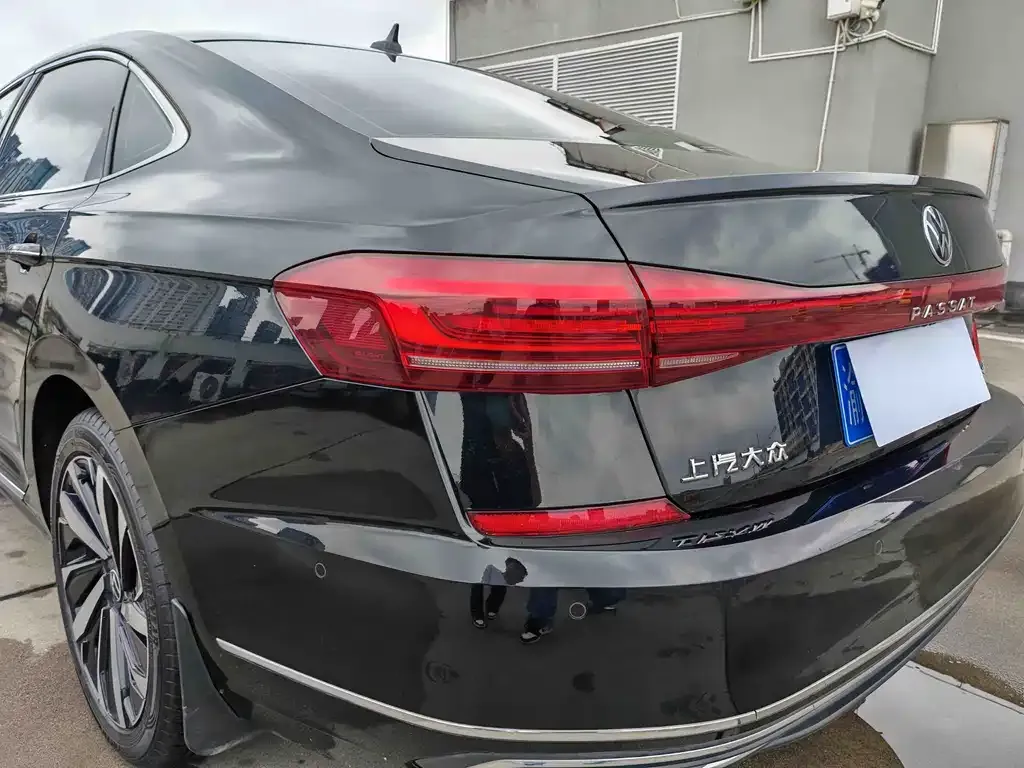 Volkswagen Passat 2023 из CN, фото 7
