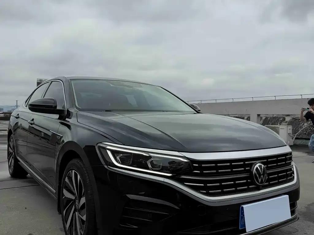Volkswagen Passat 2023 из CN, фото 2