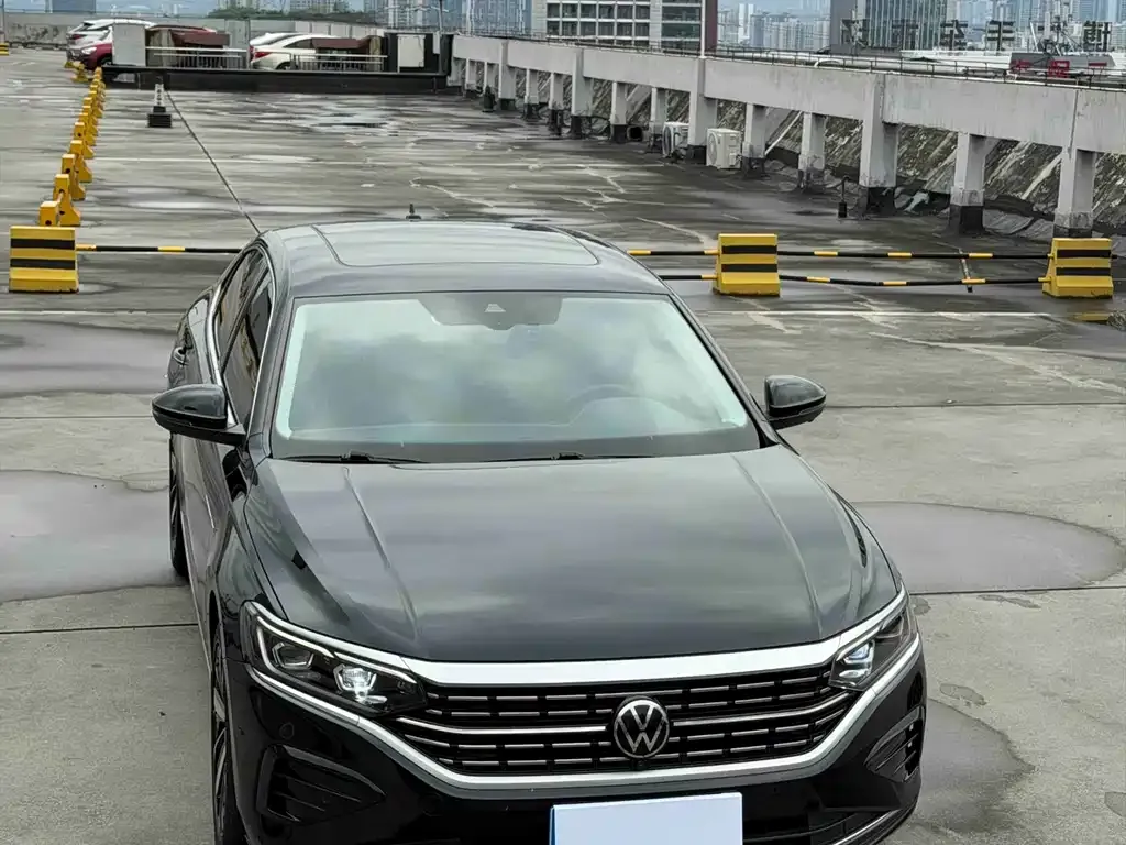 Volkswagen Passat 2023 из CN, фото 9