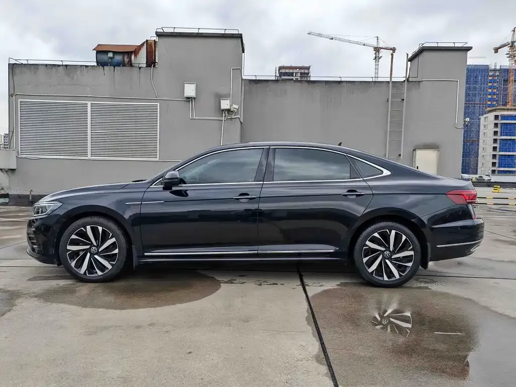 Volkswagen Passat 2023 из CN, фото 8