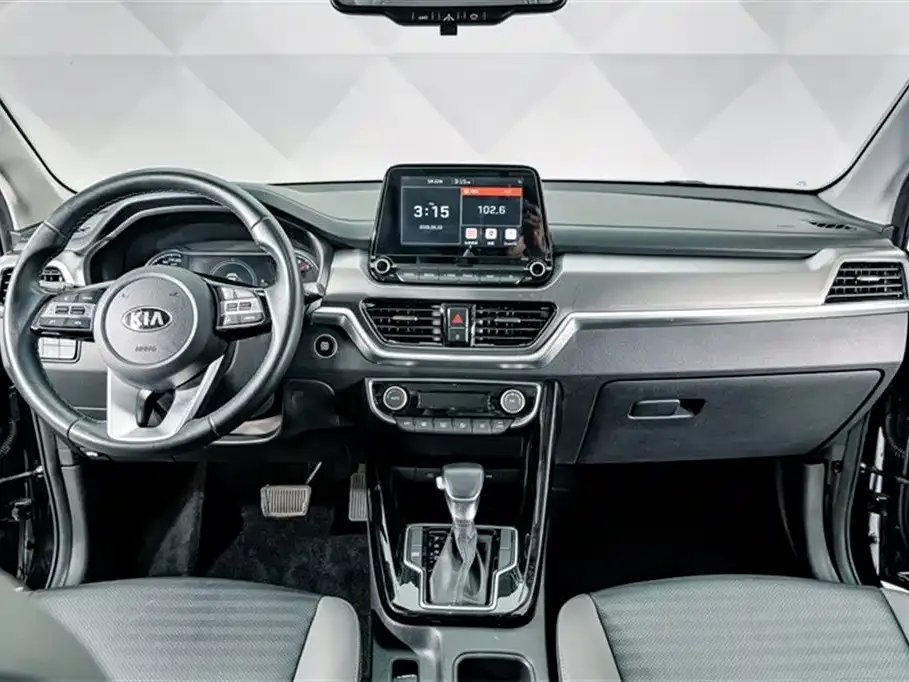 Kia Sportage — фото 8