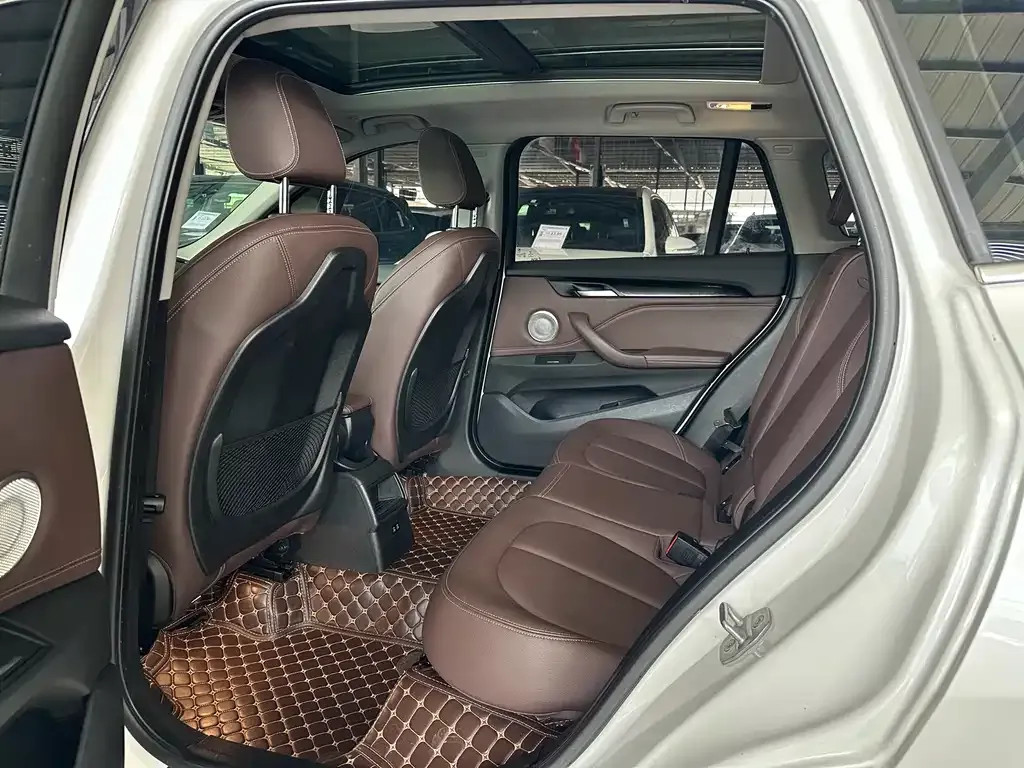 BMW X1 2021 из CN, фото 2