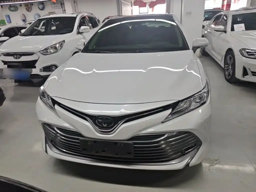 Toyota Camry — фото 10
