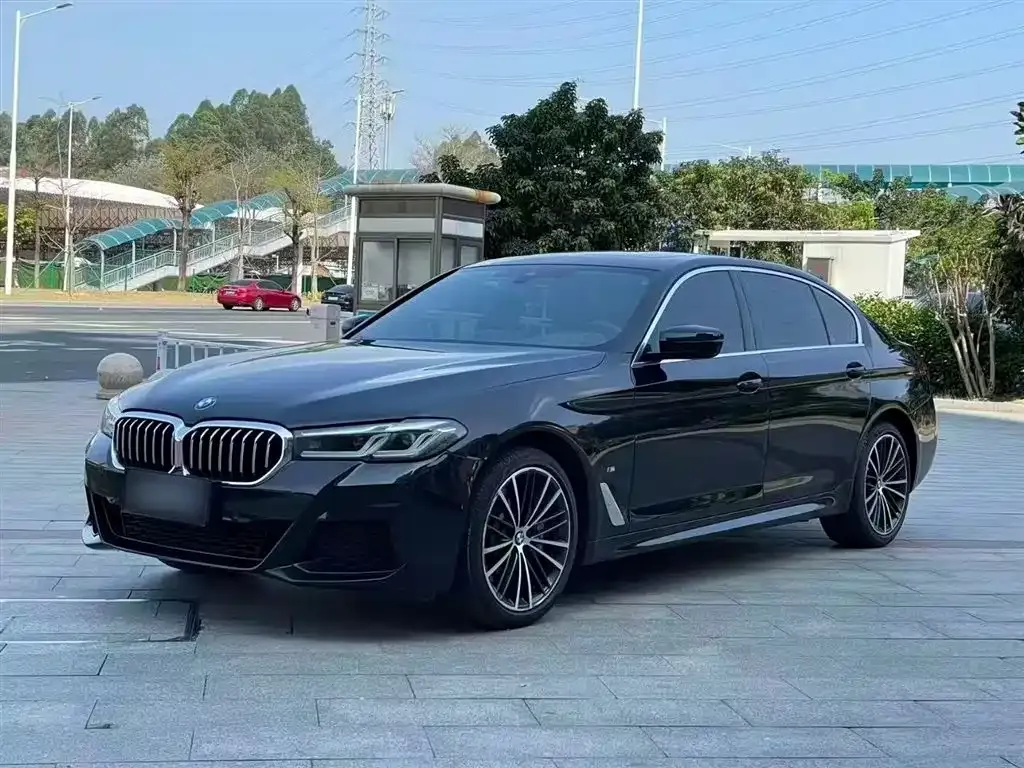 BMW 5 Series — фото 1