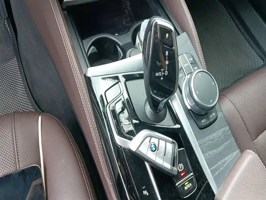 BMW 5 Series — фото 2