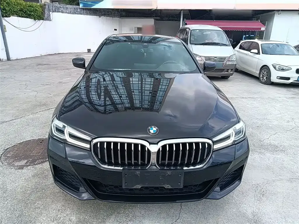BMW 5 Series — фото 9