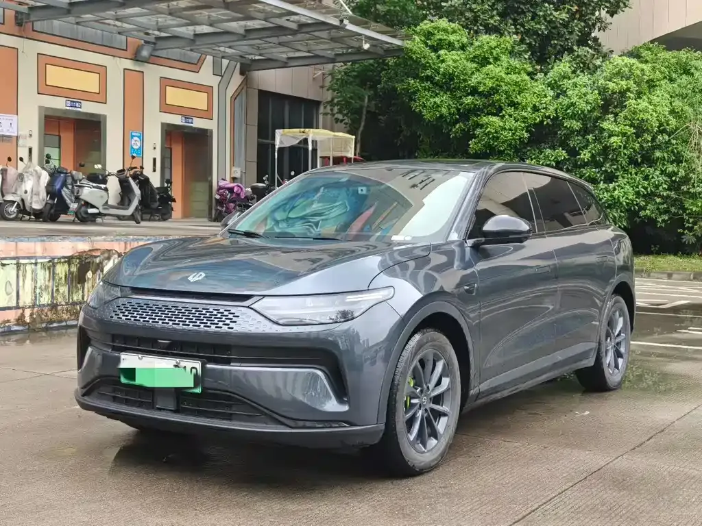 Leapmotor C11