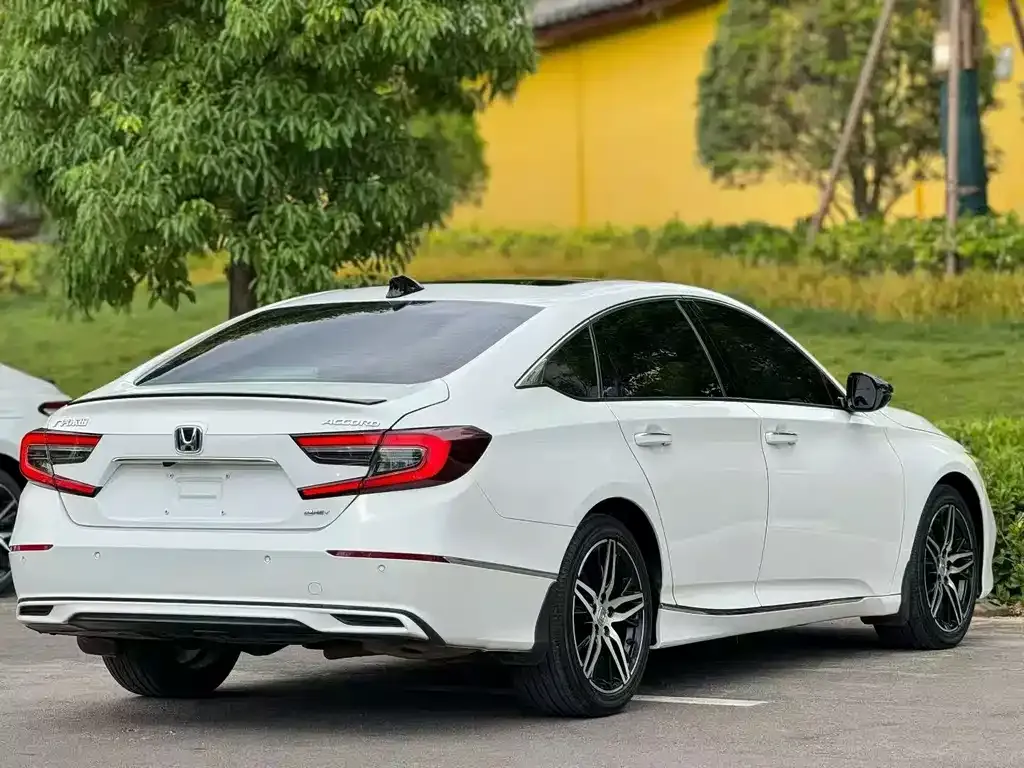 Honda Accord — фото 7