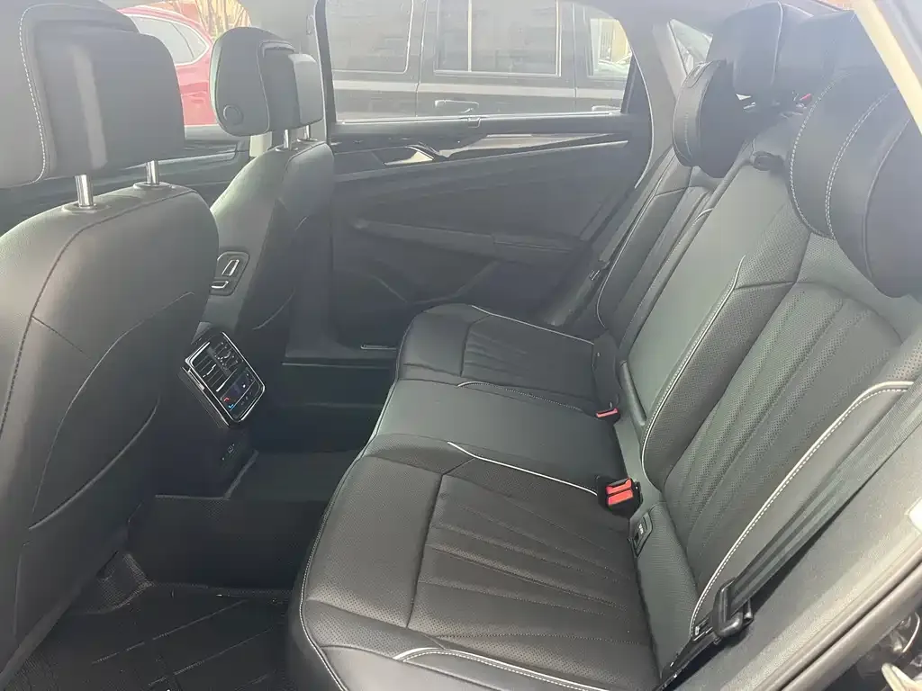 Volkswagen Passat — фото 6