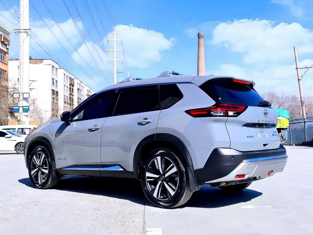 Nissan X-Trail — фото 10