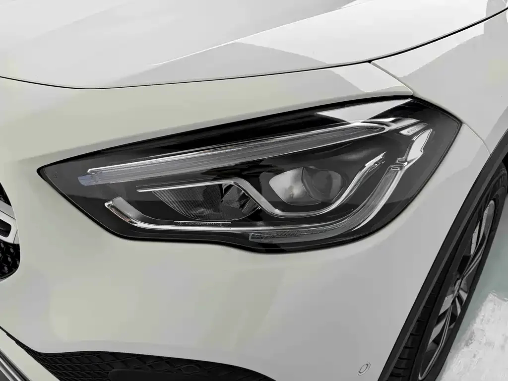 Mercedes-Benz GLA — фото 7