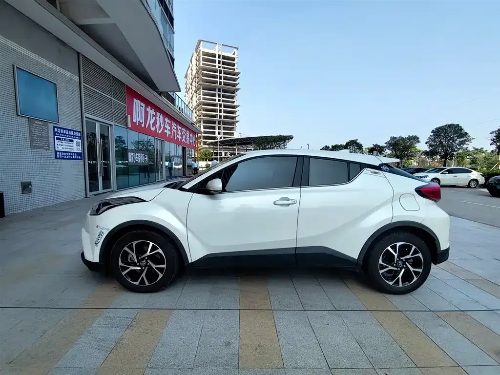 Toyota C-HR — фото 6