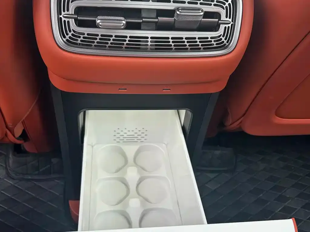 Hongqi HS6 PHEV 2025 из CN, фото 2