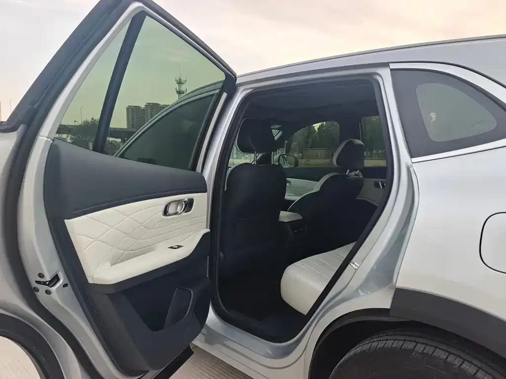 Geely Galaxy Xingjian 7 2025 из CN, фото 2