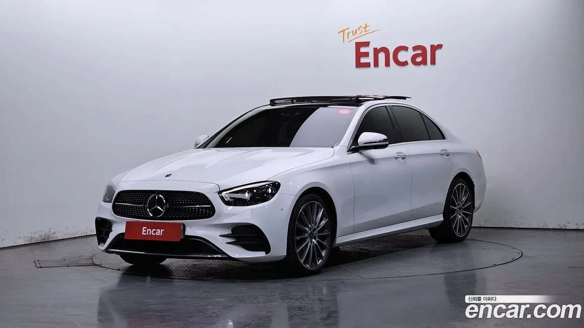 Mercedes-Benz E-Class — фото 1