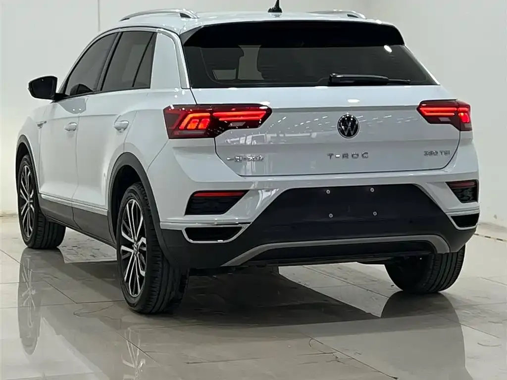 Volkswagen T-Roc — фото 2
