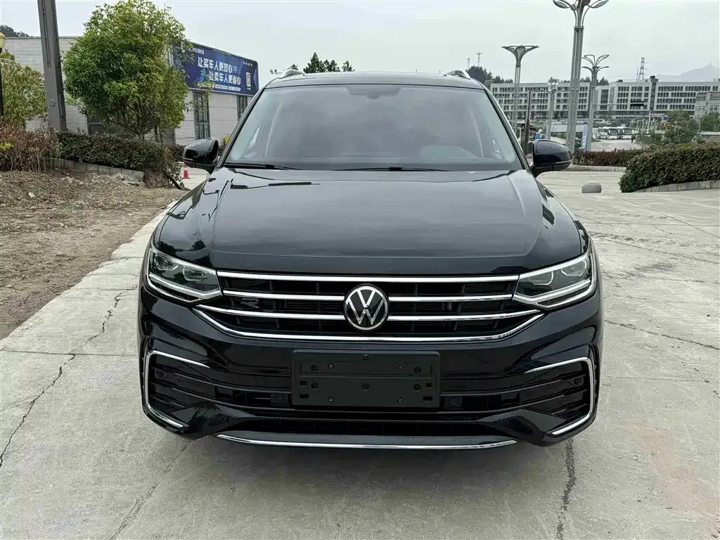 Volkswagen Tiguan L — фото 5