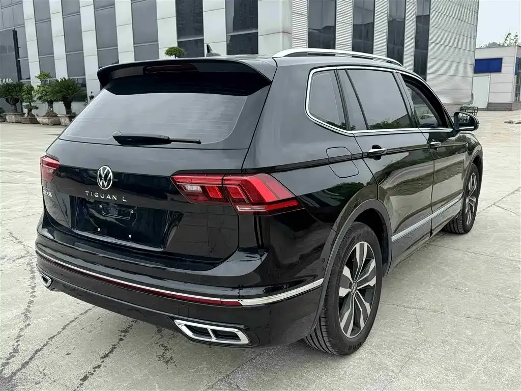Volkswagen Tiguan L — фото 7