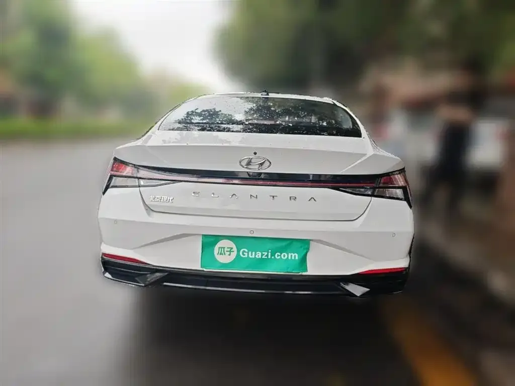 Hyundai Elantra — фото 3