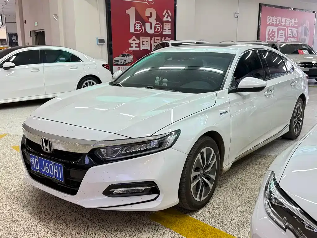 Honda Accord — фото 1
