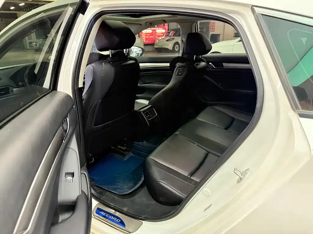 Honda Accord — фото 3