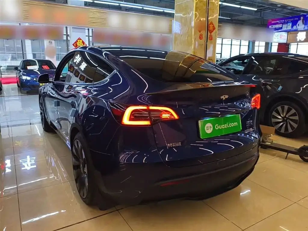 Tesla Model Y — фото 8