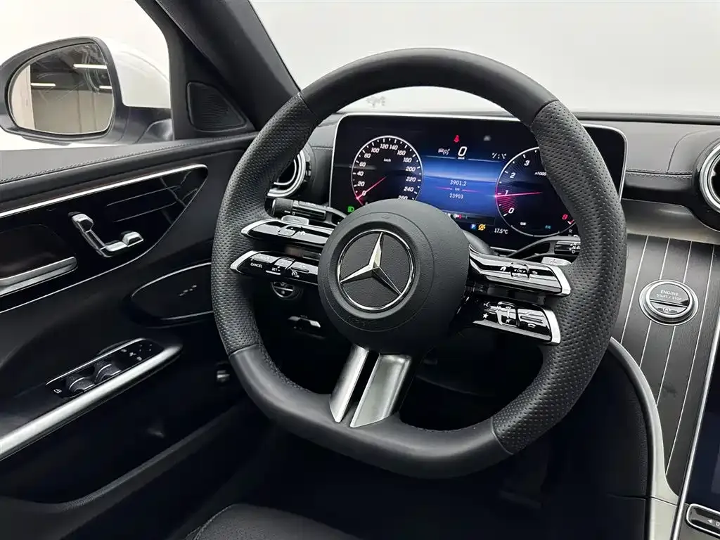 Mercedes-Benz C-Class — фото 9