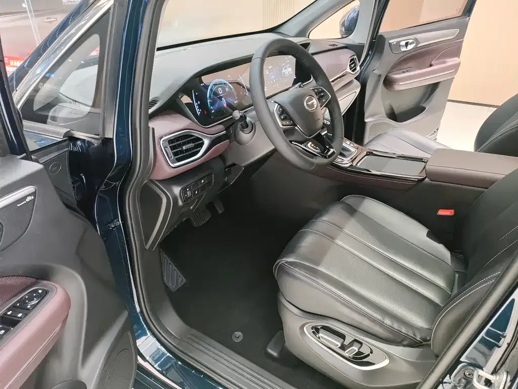GAC Motor Trumpchi M6 — фото 2