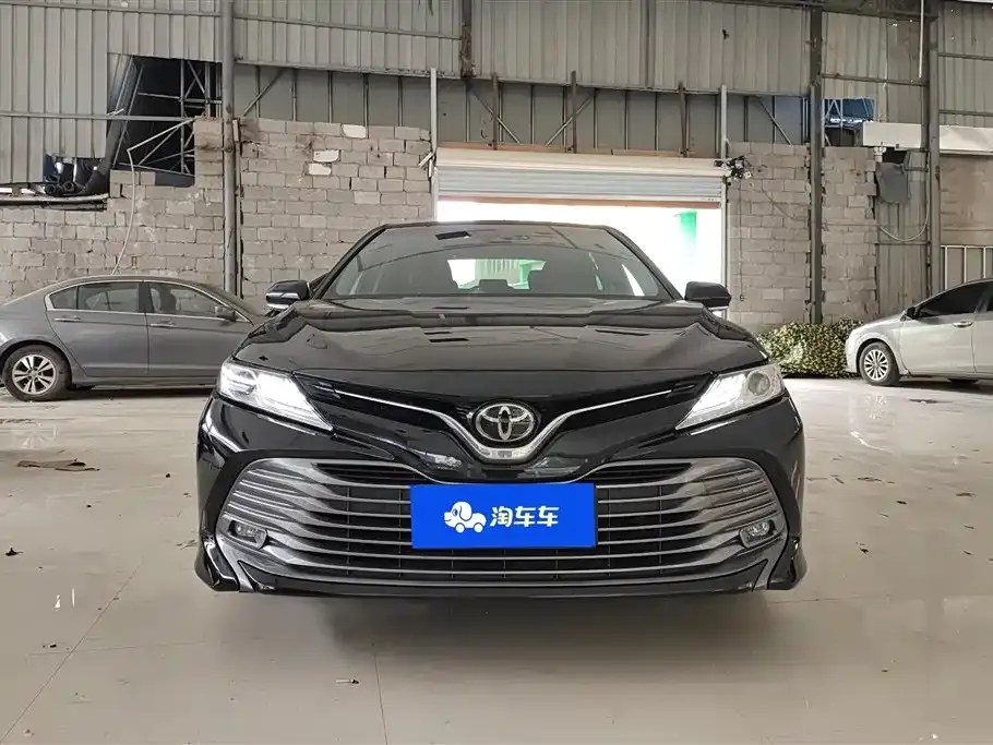 Toyota Camry — фото 6