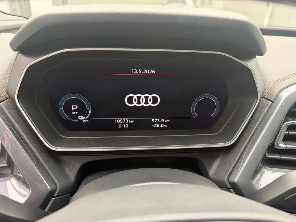 Audi Q4 e-tron — фото 2