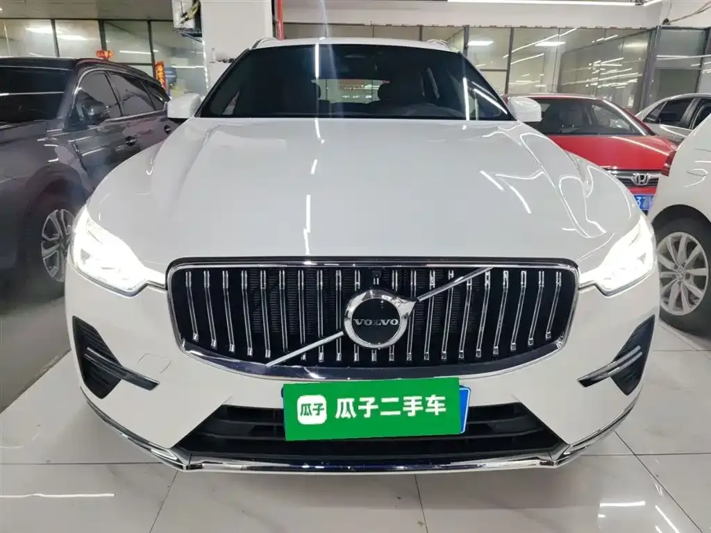 Volvo XC60 — фото 10