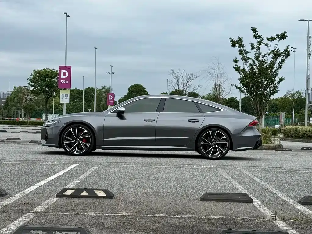 Audi A7 2021 из CN, фото 4