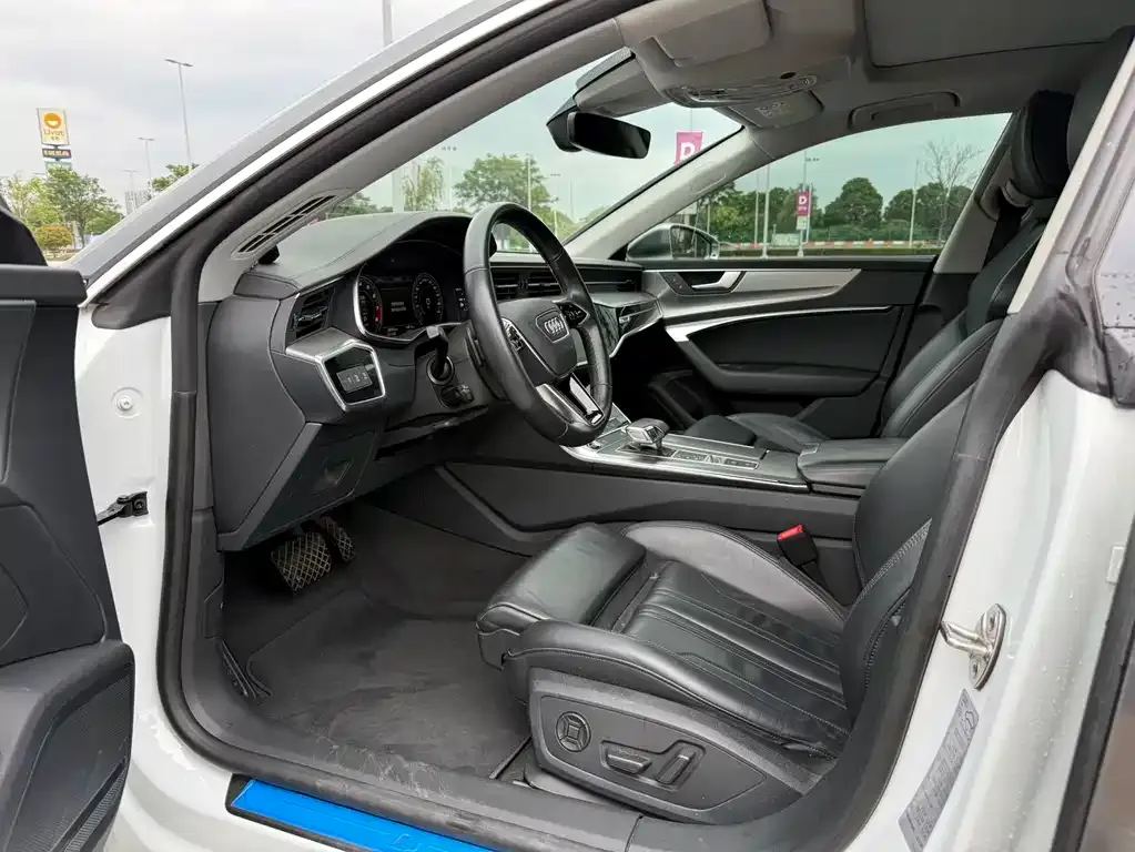 Audi A7 2021 из CN, фото 7