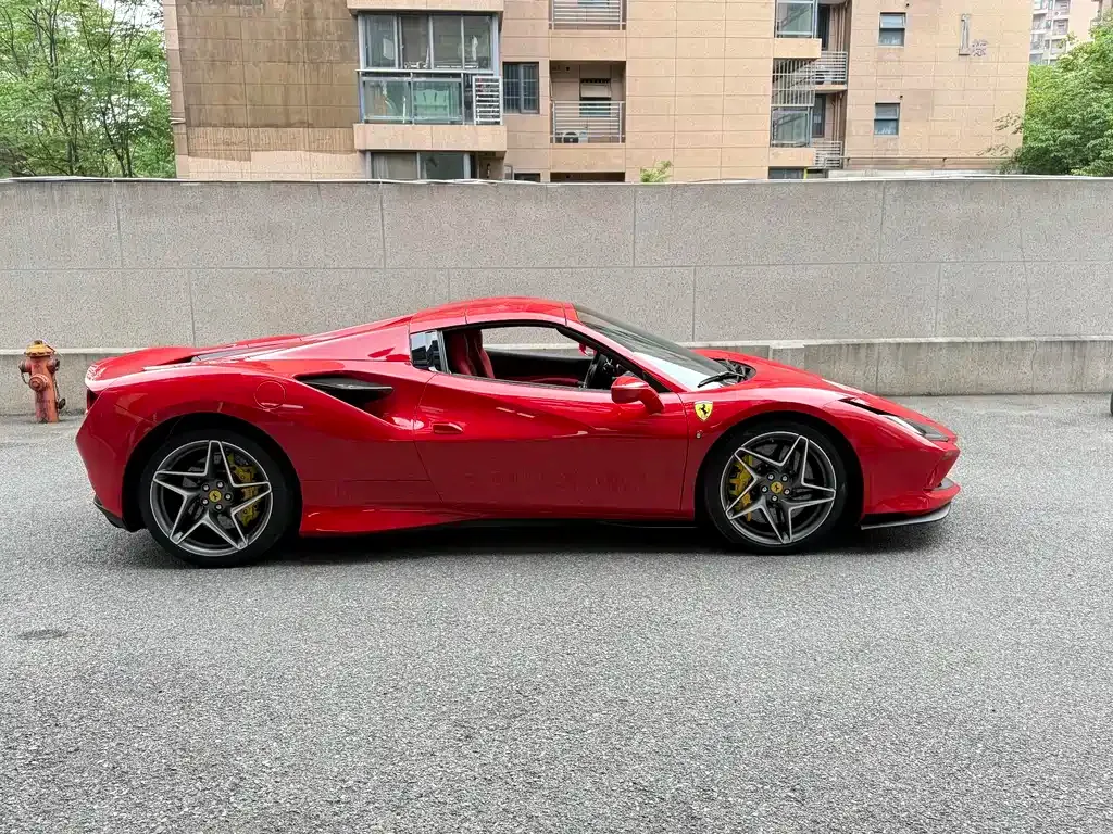 Ferrari F8 — фото 9