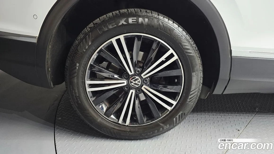 Volkswagen Tiguan 2022 из KR, фото 10