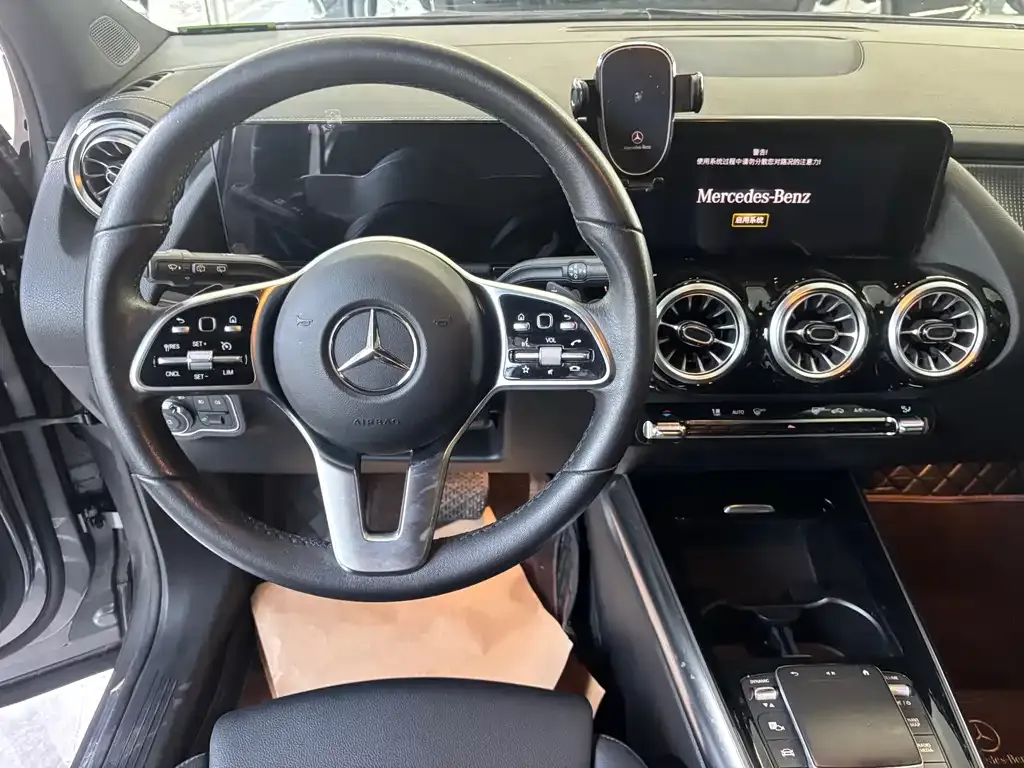 Mercedes-Benz GLA — фото 10