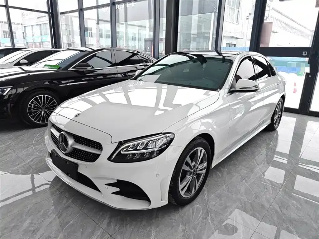 Mercedes-Benz C-Class — фото 1