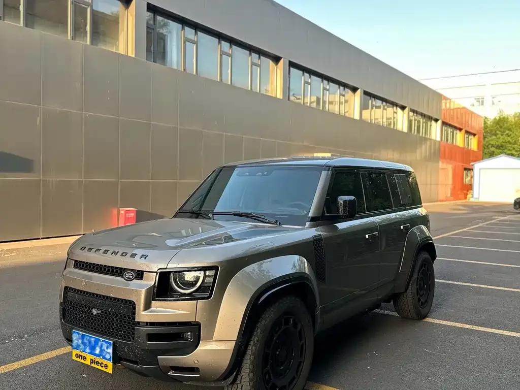Land Rover Defender — фото 1