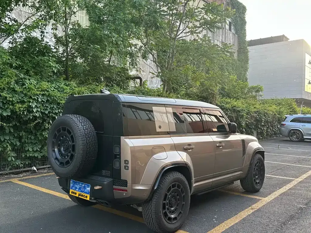 Land Rover Defender — фото 10